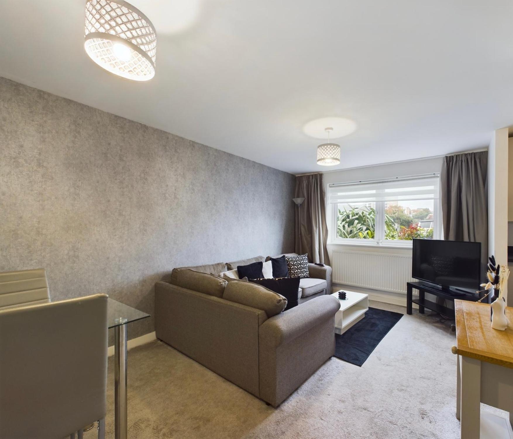 Modern 2 Bed City Apartment With Private Parking Swansea Exterior photo
